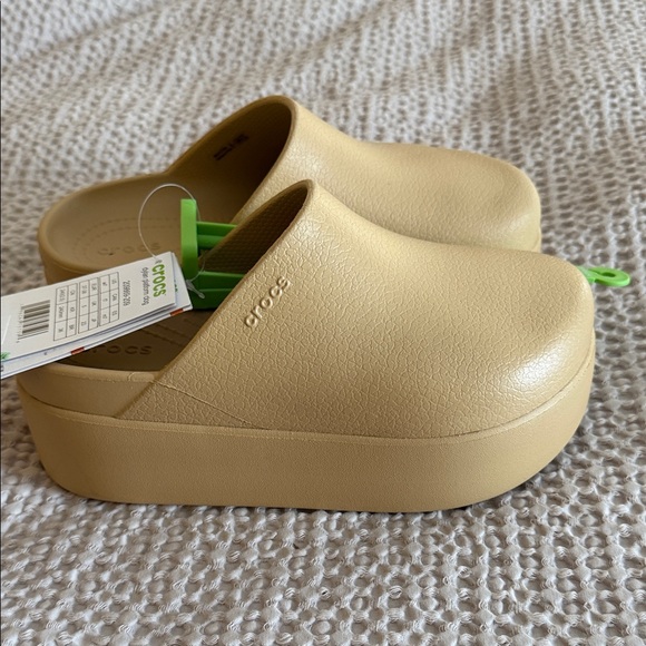 CROCS Dylan Platform Clog in Tan/Beige - Picture 2 of 6